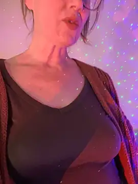 Snapshot of MaiseKnox chatting on January 24, 2025, 11:12 pm MaiseKnox online show from January 24, 2025, 11:12 pm