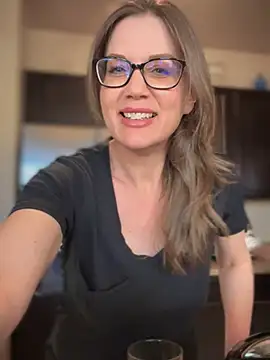 Snapshot of MaiseKnox chatting on March 15, 2025, 10:11 pm MaiseKnox online show from March 15, 2025, 10:11 pm