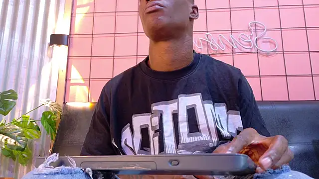 Snapshot of martin_killer chatting on February 14, 2026, 7:25 pm martin killer online show from February 14, 2026, 7:25 pm