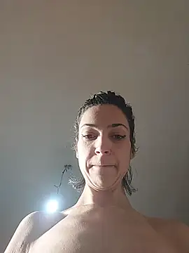 JoLeNe27 online show from February 19, 2026, 6:32 am