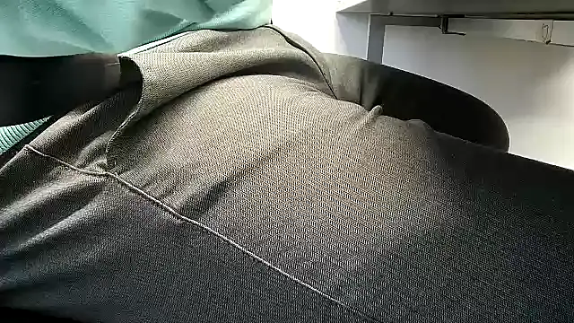 Snapshot of 69bezfleku chatting on December 3, 2025, 7:30 am 69bezfleku online show from December 3, 2025, 7:30 am