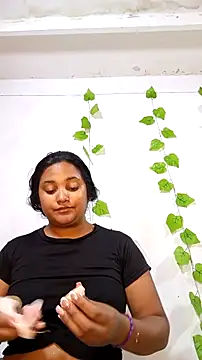 shayna all online show from October 24, 2025, 8:08 pm