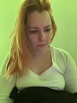 Patriciamoura69 online show from June 14, 2026, 9:49 pm