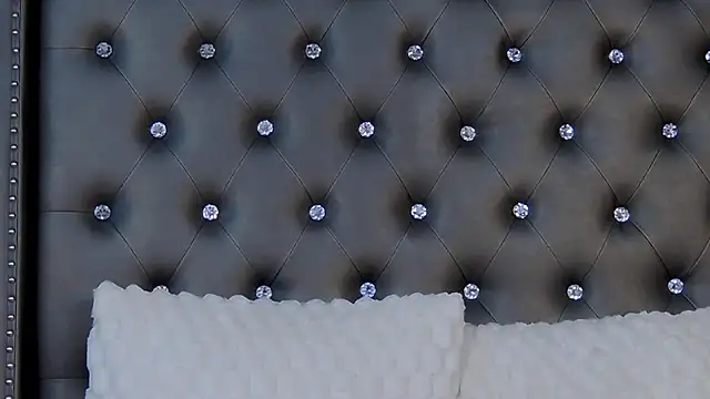 IsabelleEthan online show from March 11, 2025, 3:36 am