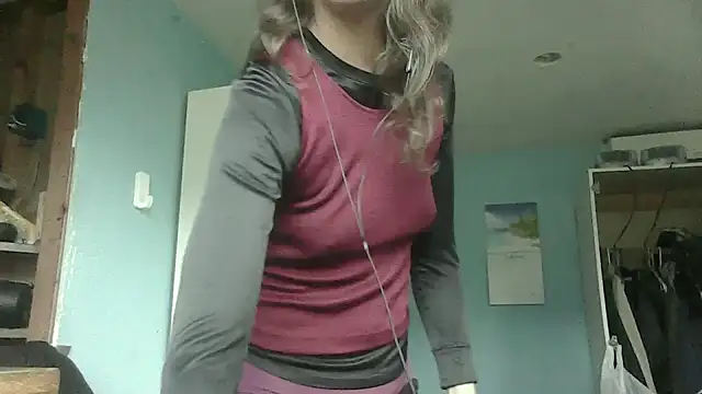 SexyRach75 online show from September 15, 2025, 3:01 pm