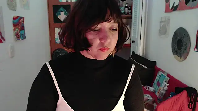 soynanabela28 online show from October 24, 2025, 4:00 am