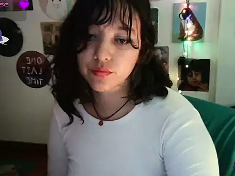 soynanabela28 online show from March 3, 2025, 10:42 pm