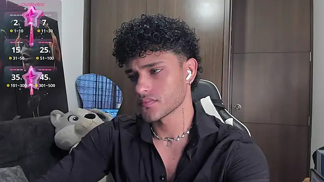 Alessandro Vanni online show from October 31, 2025, 3:30 pm