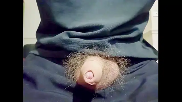 hairyuncut00 online show from October 12, 2025, 9:16 pm