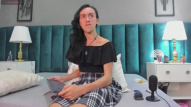 Karol fenixx online show from February 6, 2025, 7:24 am