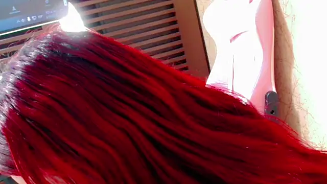 Imannejulienne online show from October 7, 2025, 12:22 am