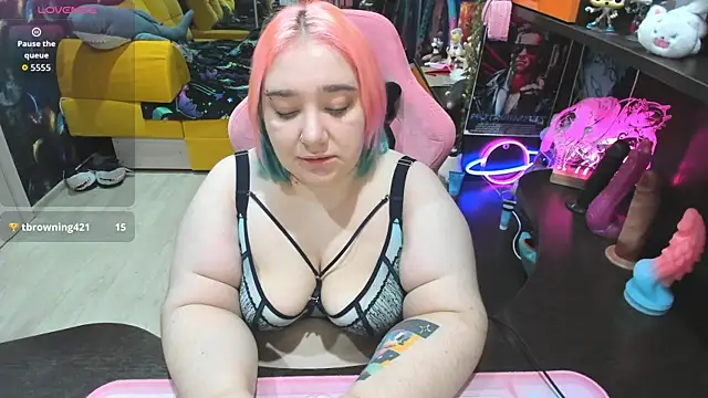 Snapshot of Softie_Sofy chatting on December 19, 2025, 2:37 am Softie Sofy online show from December 19, 2025, 2:37 am