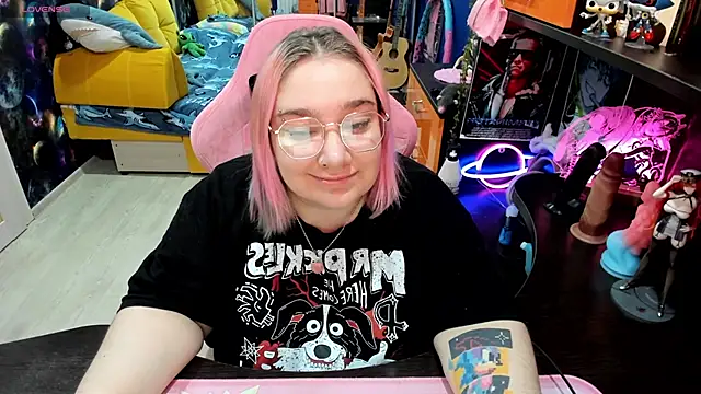 Snapshot of Softie_Sofy chatting on October 19, 2025, 2:03 am Softie Sofy online show from October 19, 2025, 2:03 am