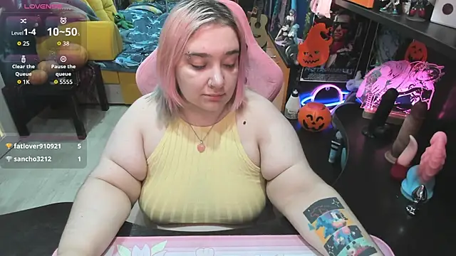 Snapshot of Softie_Sofy chatting on October 25, 2025, 2:44 am Softie Sofy online show from October 25, 2025, 2:44 am