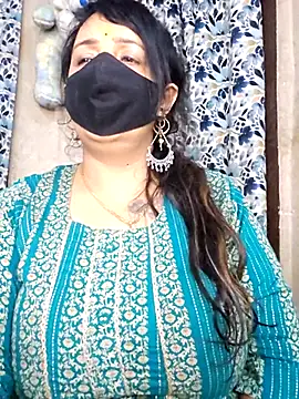 cute-tanvi online show from April 7, 2026, 12:51 pm