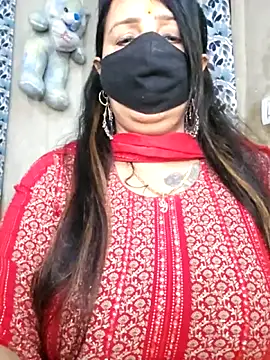 cute-tanvi online show from April 13, 2026, 12:36 am