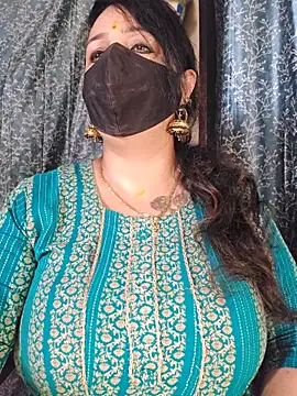 cute-tanvi online show from June 18, 2026, 1:15 am