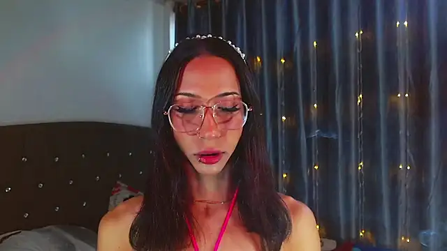 Snapshot of Kenisha_Sweet chatting on February 15, 2026, 9:14 pm Kenisha Sweet online show from February 15, 2026, 9:14 pm