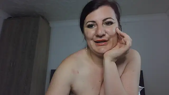Naughtyredd online show from May 28, 2026, 8:33 am