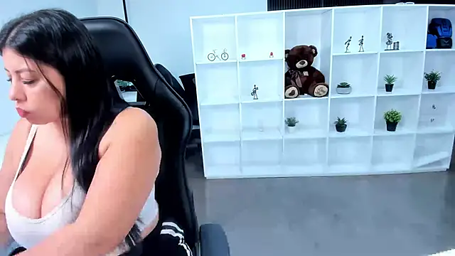 natural bigboobs online show from December 2, 2025, 8:54 pm