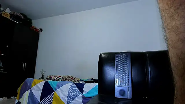 Snapshot of ares_sexxx chatting on November 24, 2025, 4:18 pm ares sexxx online show from November 24, 2025, 4:18 pm