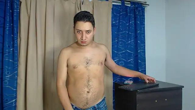 Snapshot of ares_sexxx chatting on March 23, 2025, 5:00 am ares sexxx online show from March 23, 2025, 5:00 am