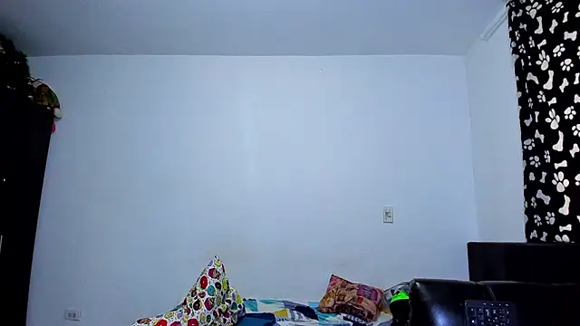 Snapshot of ares_sexxx chatting on October 13, 2025, 5:03 pm ares sexxx online show from October 13, 2025, 5:03 pm