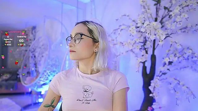 DalahiaRush online show from March 19, 2025, 11:39 am