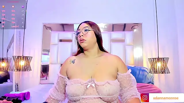 Snapshot of DanniaMonroee chatting on September 23, 2025, 2:18 am DanniaMonroee online show from September 23, 2025, 2:18 am