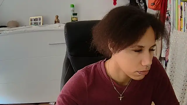 Snapshot of AaliyahHarris chatting on March 19, 2025, 7:38 pm AaliyahHarris online show from March 19, 2025, 7:38 pm