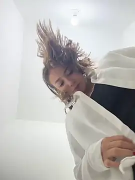 Hall 16 online show from March 20, 2025, 9:35 pm