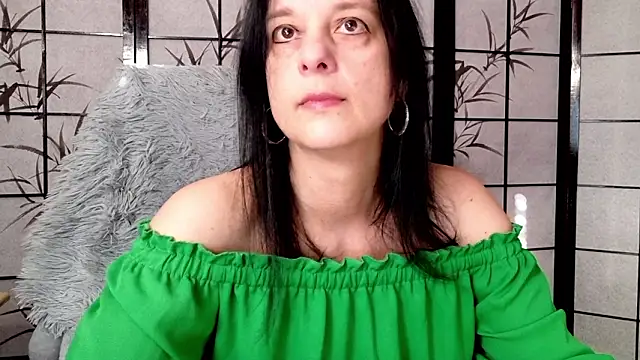  Sweetlonglips  online show from March 6, 2026, 8:42 am