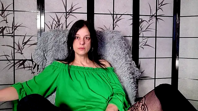  Sweetlonglips  online show from April 1, 2026, 6:15 am