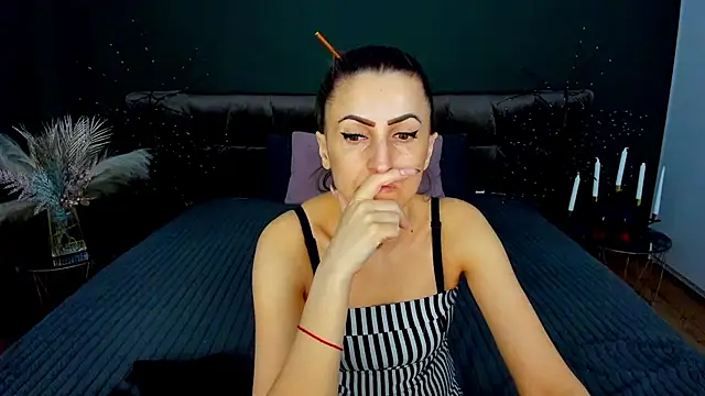 Rebecca Diamond online show from February 18, 2026, 6:11 am