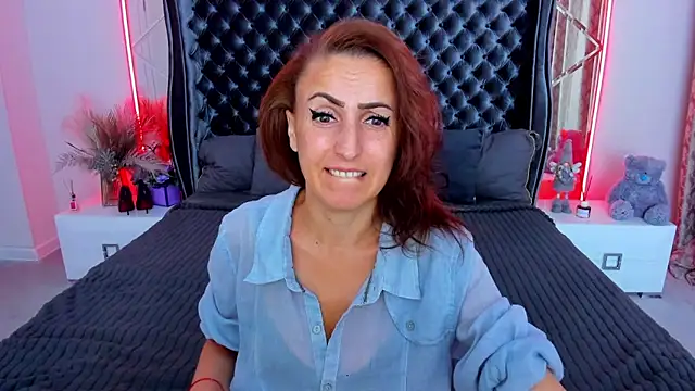 Snapshot of Rebecca_Diamond chatting on June 23, 2026, 5:49 am Rebecca Diamond online show from June 23, 2026, 5:49 am