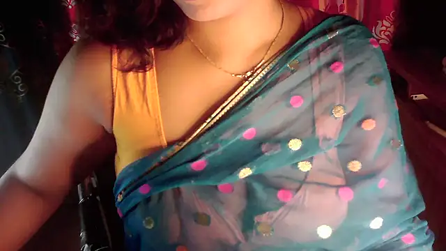 Snapshot of banglarani880 chatting on March 13, 2025, 4:45 pm banglarani880 online show from March 13, 2025, 4:45 pm