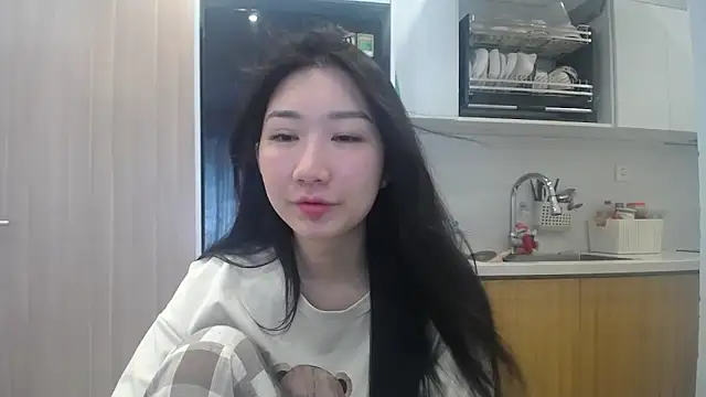 Asiagirll online show from May 8, 2026, 1:53 am