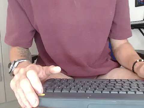 Snapshot of horse_man2 chatting on March 4, 2026, 12:13 pm horse man2 online show from March 4, 2026, 12:13 pm