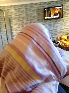 Snapshot of Rolandxxxr chatting on February 27, 2026, 1:44 pm Rolandxxxr online show from February 27, 2026, 1:44 pm