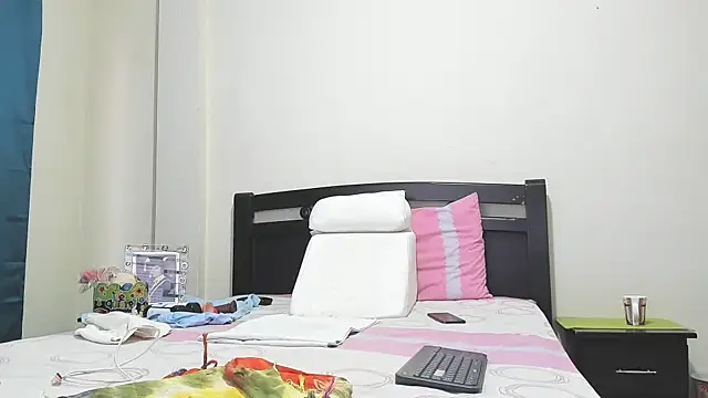 mara2020 69 online show from September 15, 2025, 2:39 pm