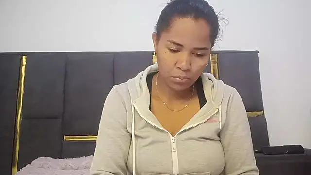 Snapshot of aleixane chatting on May 15, 2026, 5:27 am aleixane online show from May 15, 2026, 5:27 am