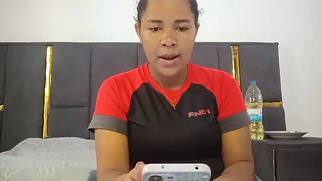 aleixane online show from December 23, 2025, 4:56 am