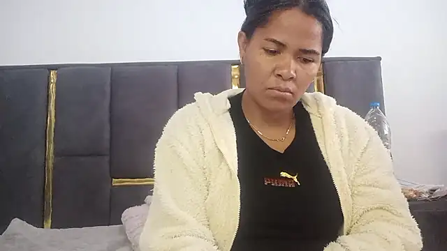Snapshot of aleixane chatting on June 23, 2026, 6:33 am aleixane online show from June 23, 2026, 6:33 am