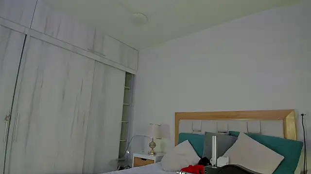 elena mature online show from January 6, 2026, 8:02 pm