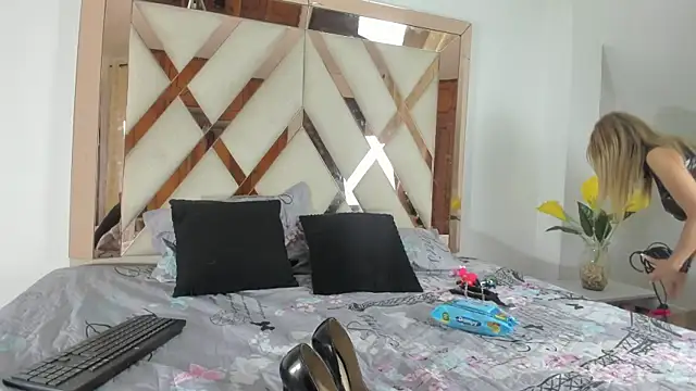 elena mature online show from February 8, 2026, 9:18 am