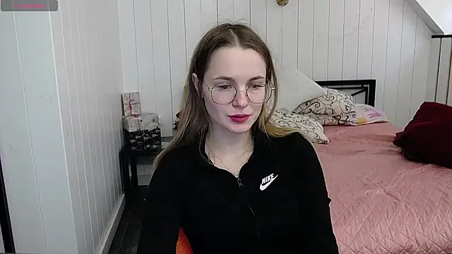 CindyJonson online show from March 18, 2025, 6:17 am