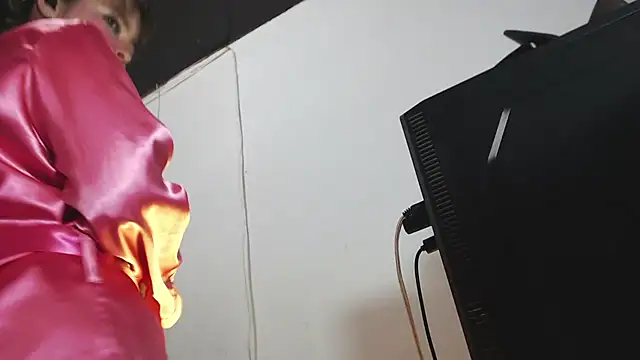 solamatista11 online show from November 12, 2025, 8:23 pm