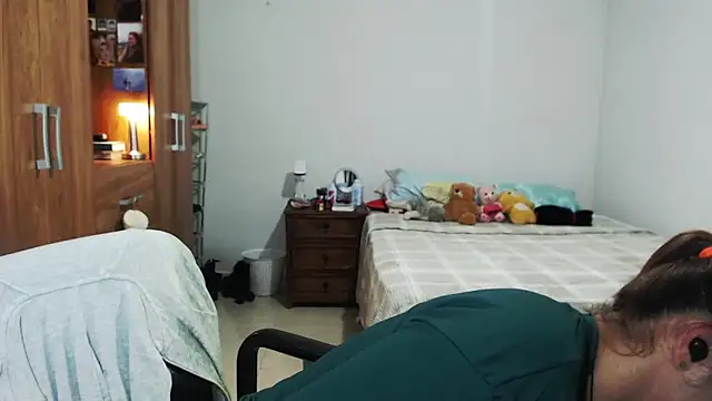 solamatista11 online show from December 22, 2025, 10:43 pm