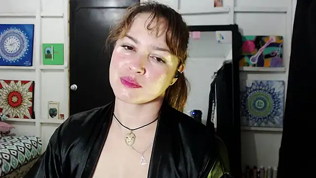 solamatista11 online show from October 14, 2025, 7:36 pm