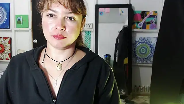 solamatista11 online show from October 10, 2025, 9:26 pm